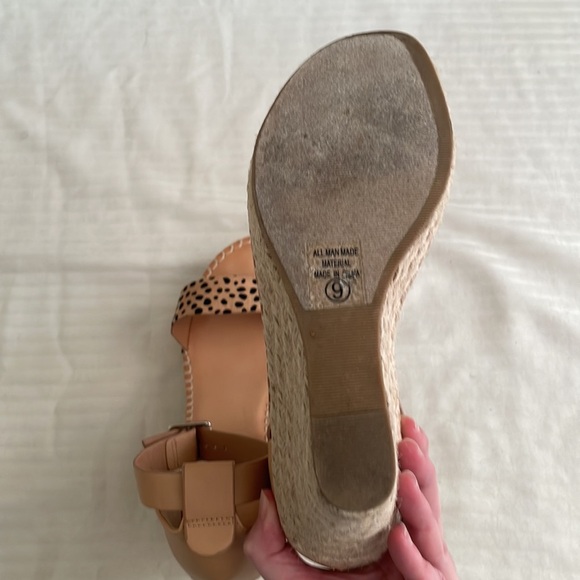 Soda Tan Leopard Animal Print Espadrille Wedges Size 9 cheetah - Picture 9 of 10